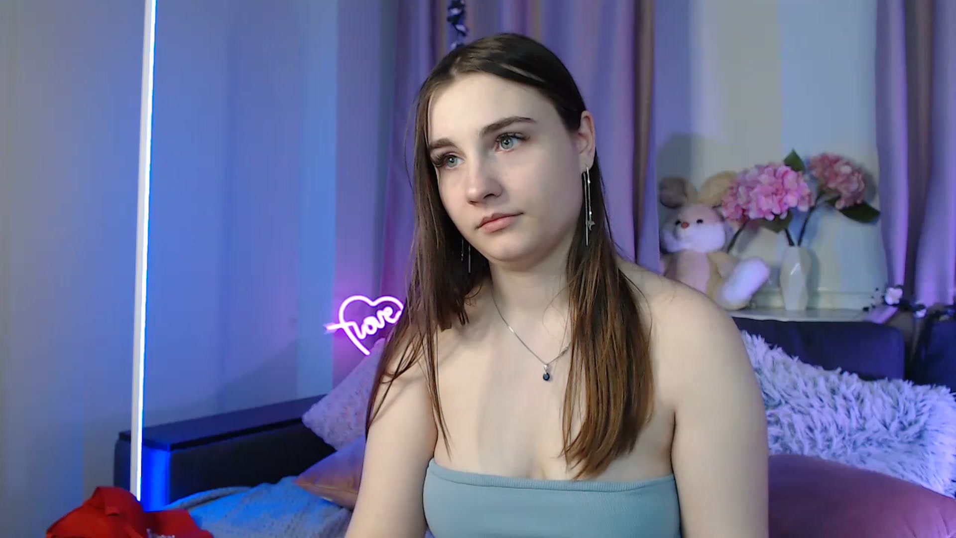 Gallery image thumbnail from LaneyGrey's myfreecams stream on, 12/15/2024, 14:58 image 3 of 20