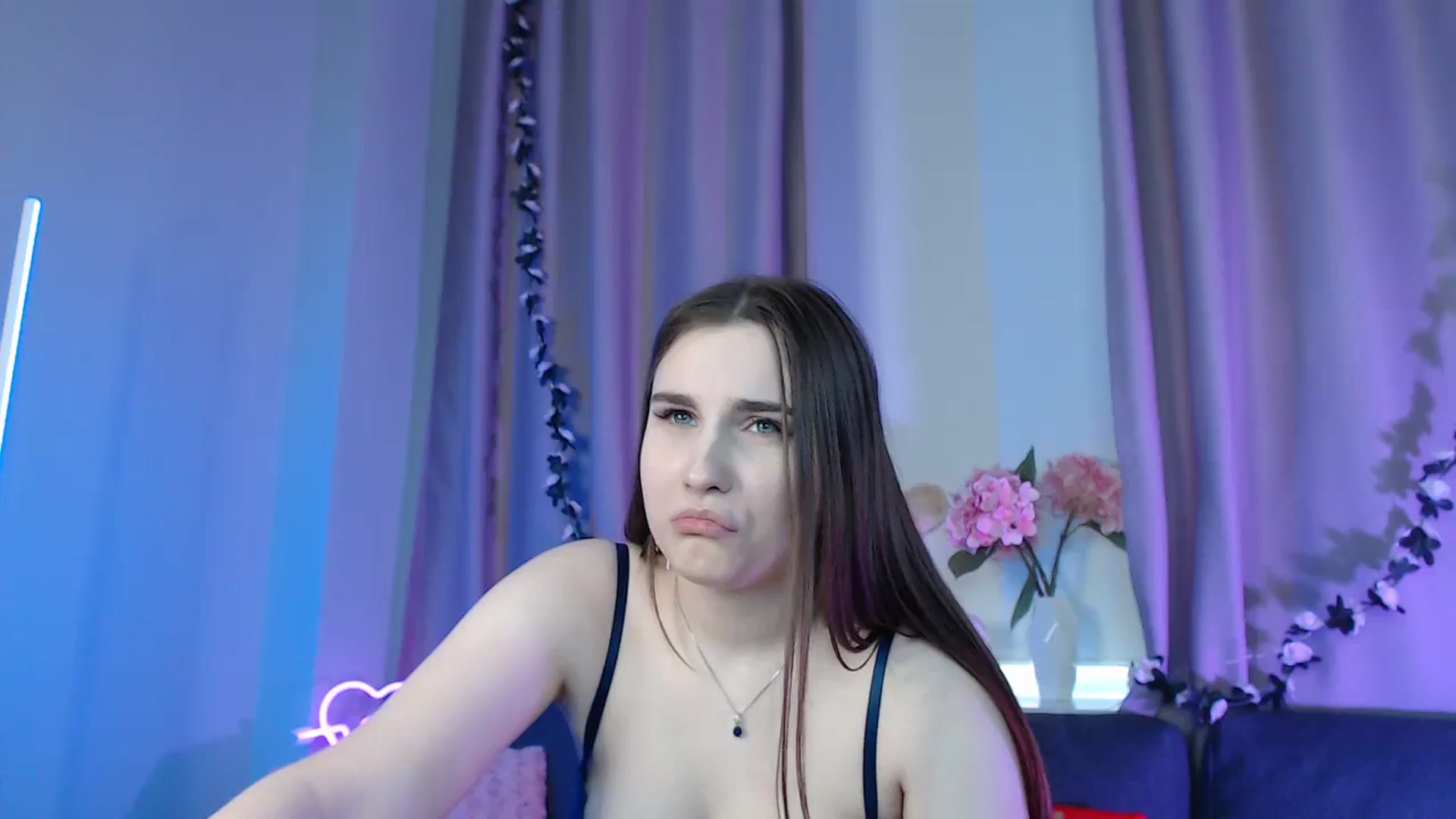 Gallery image thumbnail from LaneyGrey's myfreecams stream on, 12/17/2024, 12:22 image 17 of 20