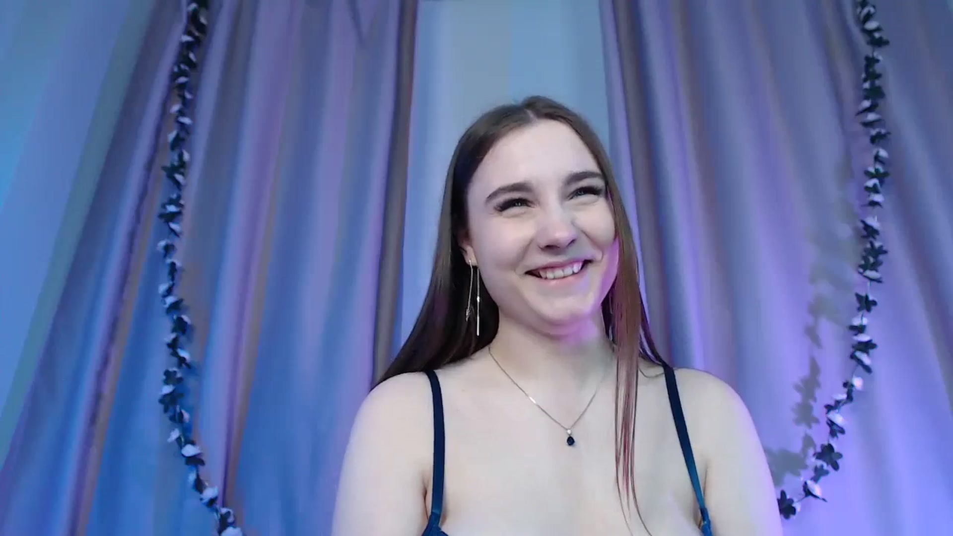 Gallery image thumbnail from LaneyGrey's myfreecams stream on, 12/17/2024, 12:22 image 14 of 20