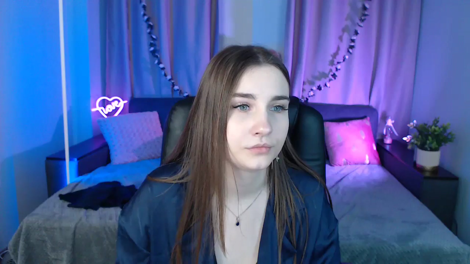 Gallery image thumbnail from LaneyGrey's myfreecams stream on, 12/17/2024, 13:45 image 2 of 20