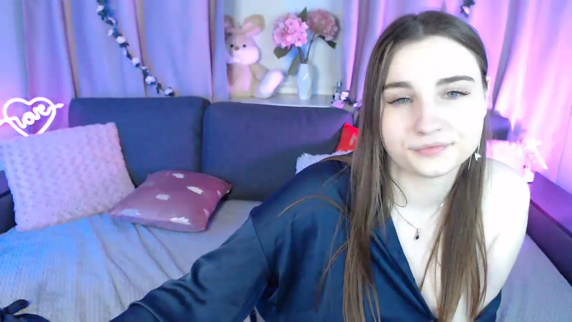 Gallery image thumbnail from LaneyGrey's myfreecams stream on, 12/17/2024, 14:46 image 9 of 20