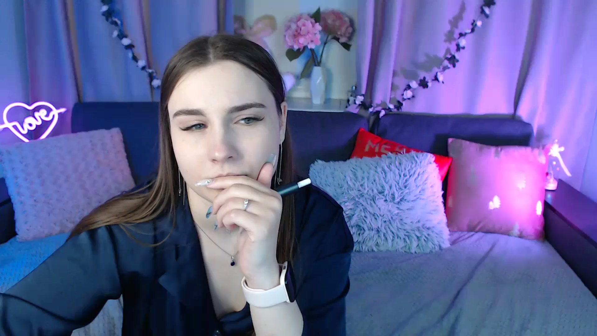 Gallery image thumbnail from LaneyGrey's myfreecams stream on, 12/17/2024, 14:46 image 2 of 20
