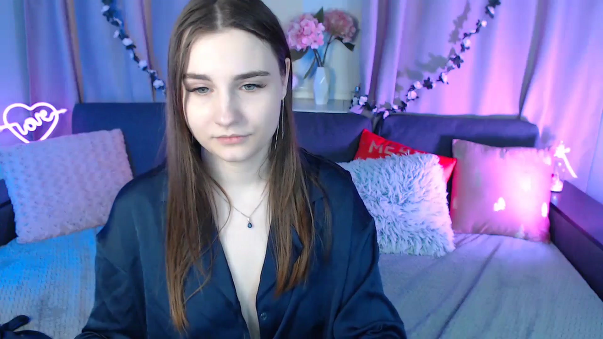 Gallery image thumbnail from LaneyGrey's myfreecams stream on, 12/17/2024, 14:46 image 17 of 20