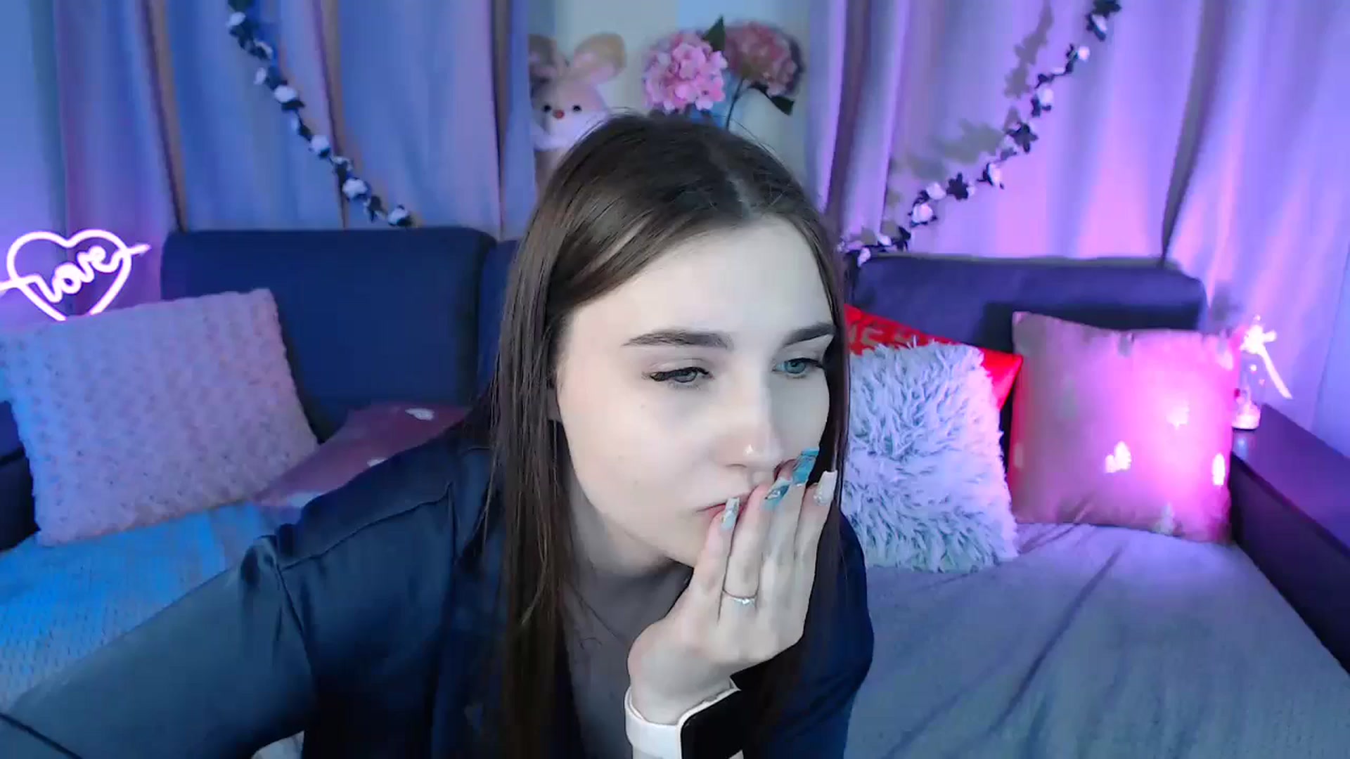 Gallery image thumbnail from LaneyGrey's myfreecams stream on, 12/17/2024, 14:46 image 5 of 20