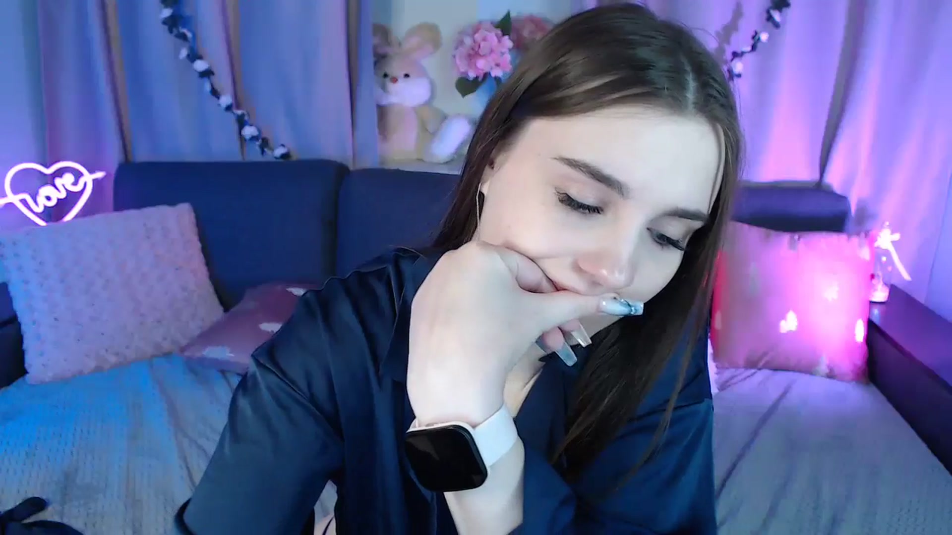 Gallery image thumbnail from LaneyGrey's myfreecams stream on, 12/17/2024, 14:46 image 6 of 20