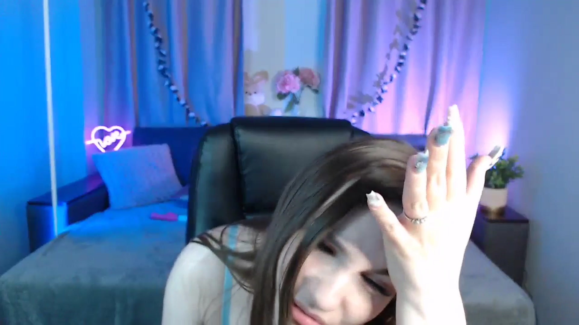 Gallery image thumbnail from LaneyGrey's myfreecams stream on, 12/18/2024, 10:54 image 8 of 20