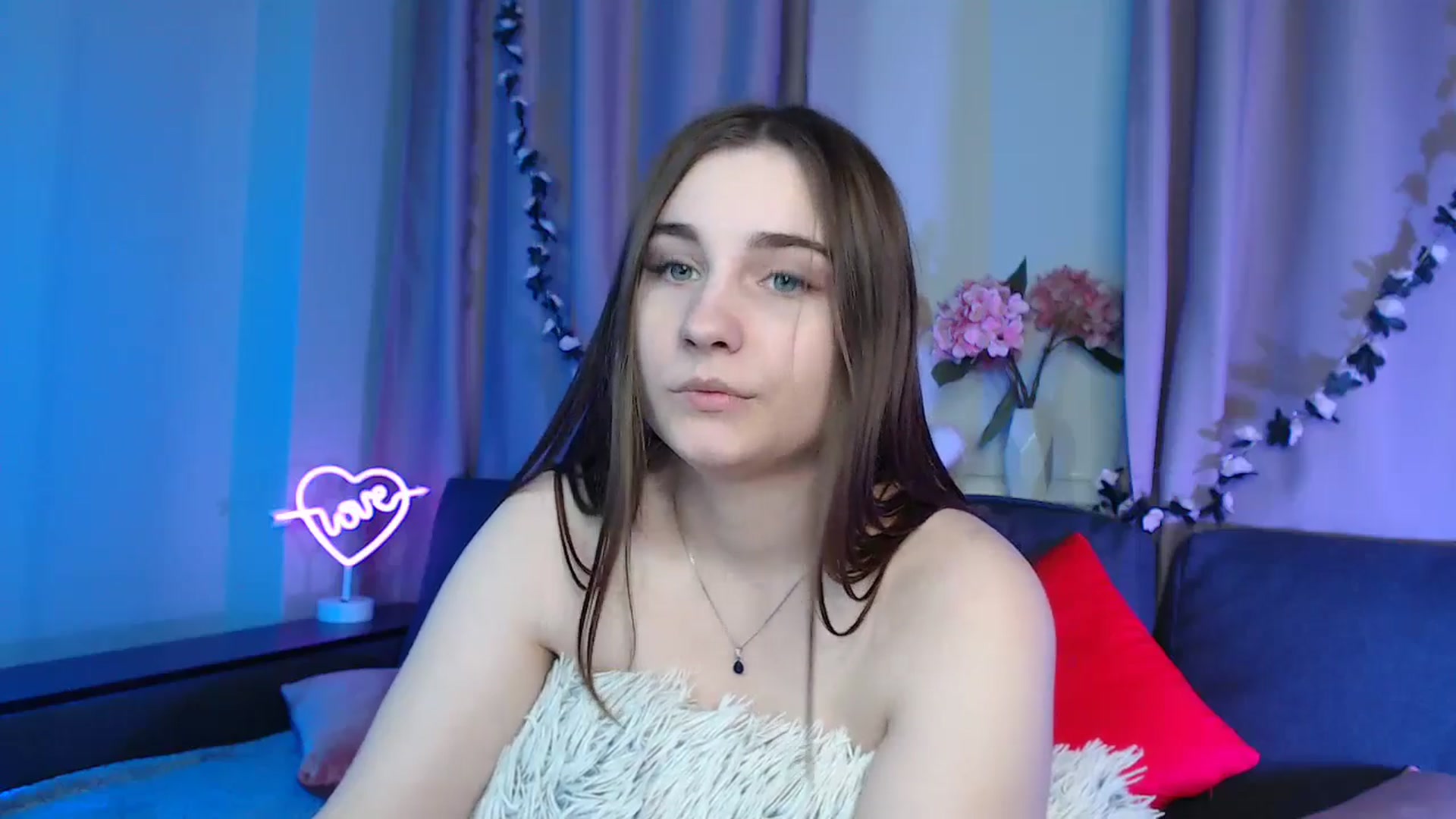 Gallery image thumbnail from LaneyGrey's myfreecams stream on, 12/18/2024, 14:55 image 15 of 20