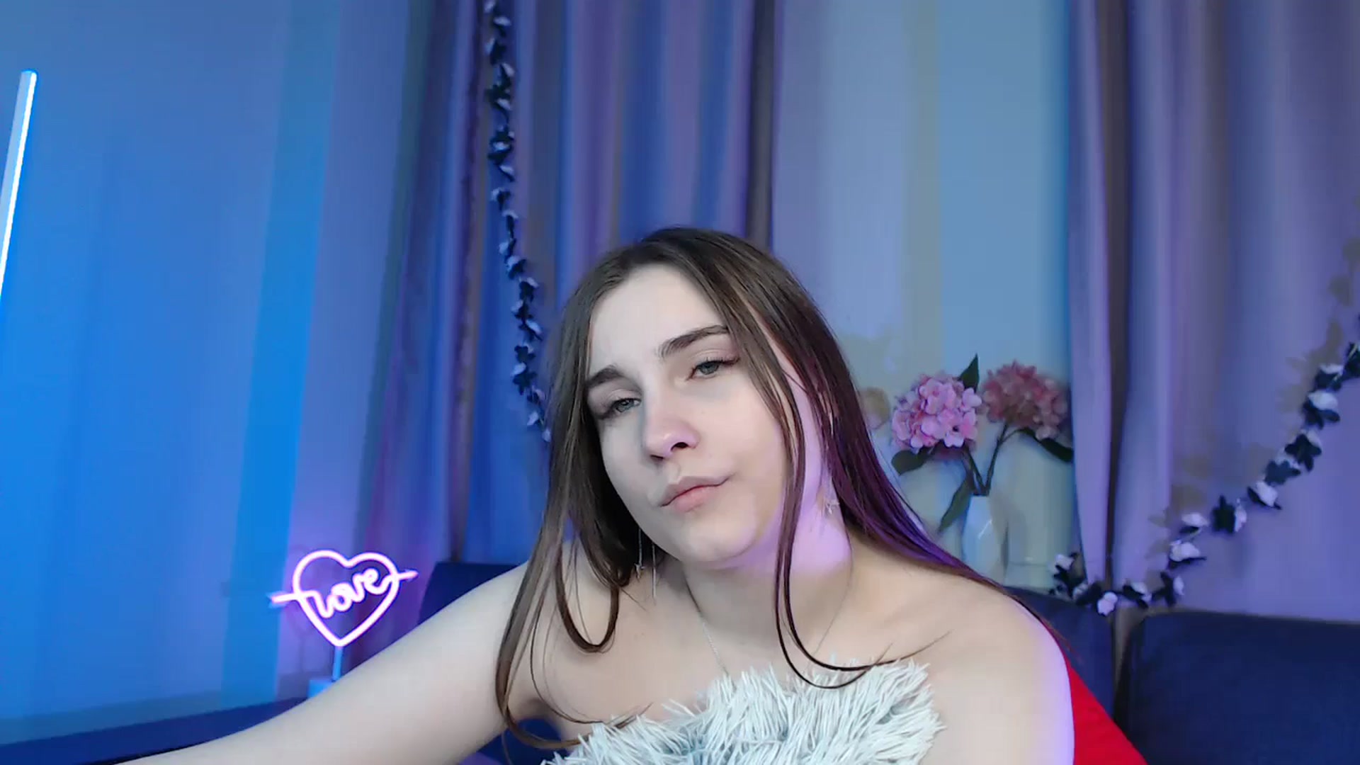 Gallery image thumbnail from LaneyGrey's myfreecams stream on, 12/18/2024, 14:55 image 3 of 20