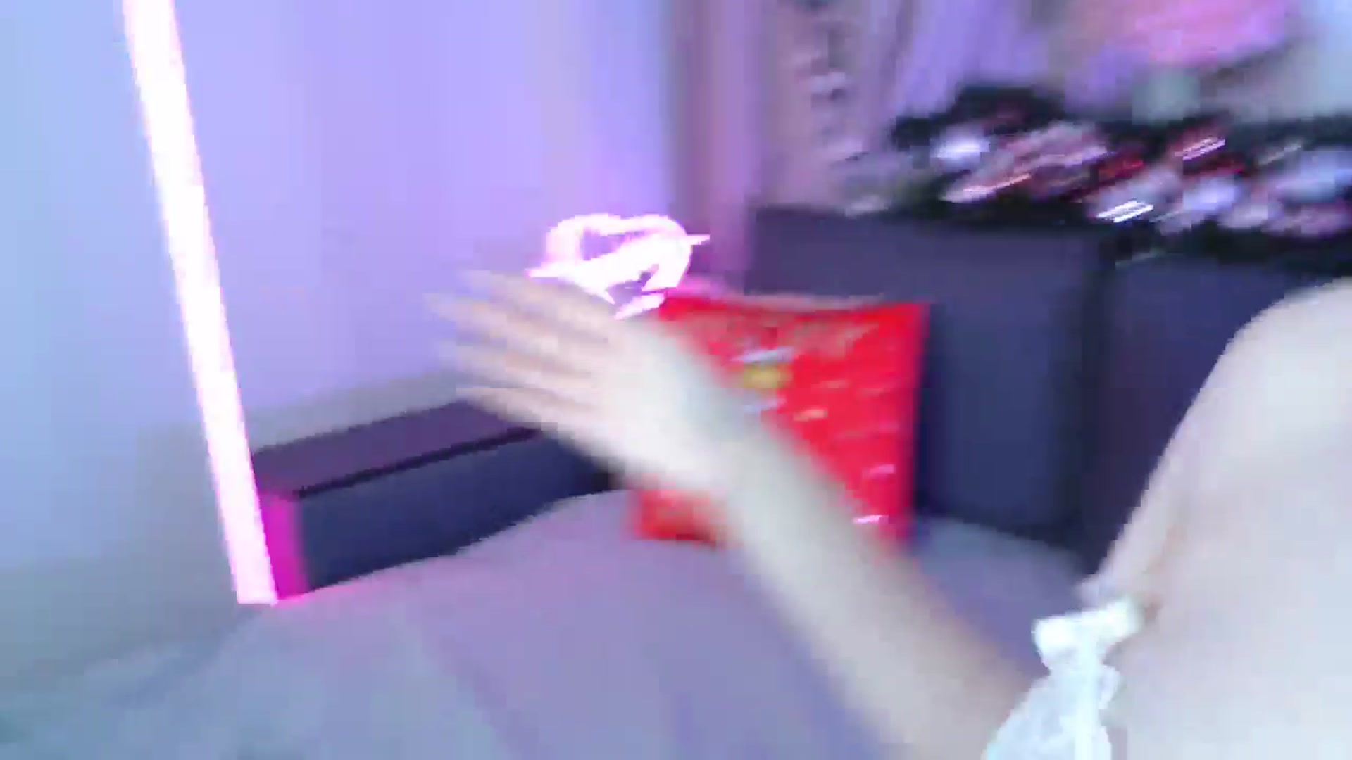 Gallery image thumbnail from LaneyGrey's myfreecams stream on, 12/22/2024, 13:47 image 2 of 20
