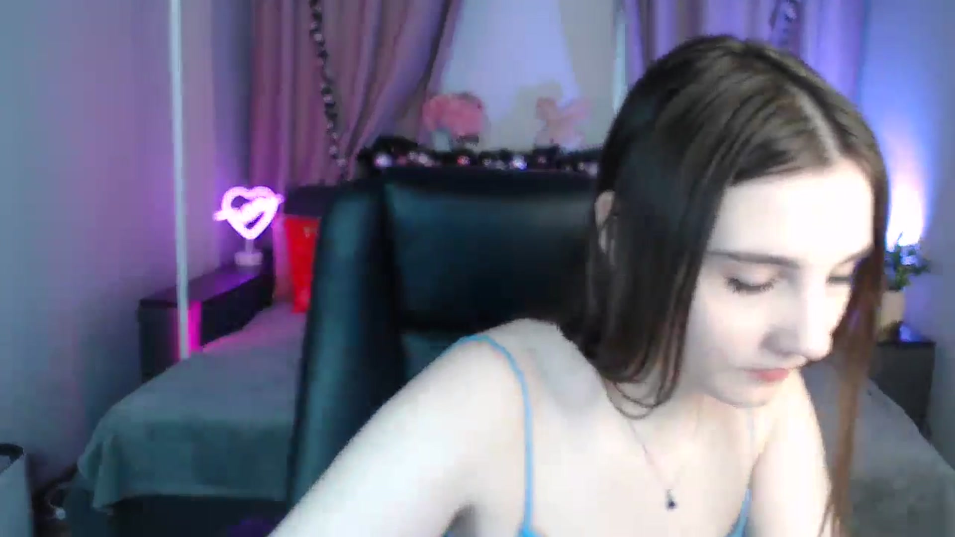 Gallery image thumbnail from LaneyGrey's myfreecams stream on, 12/23/2024, 10:19 image 13 of 20
