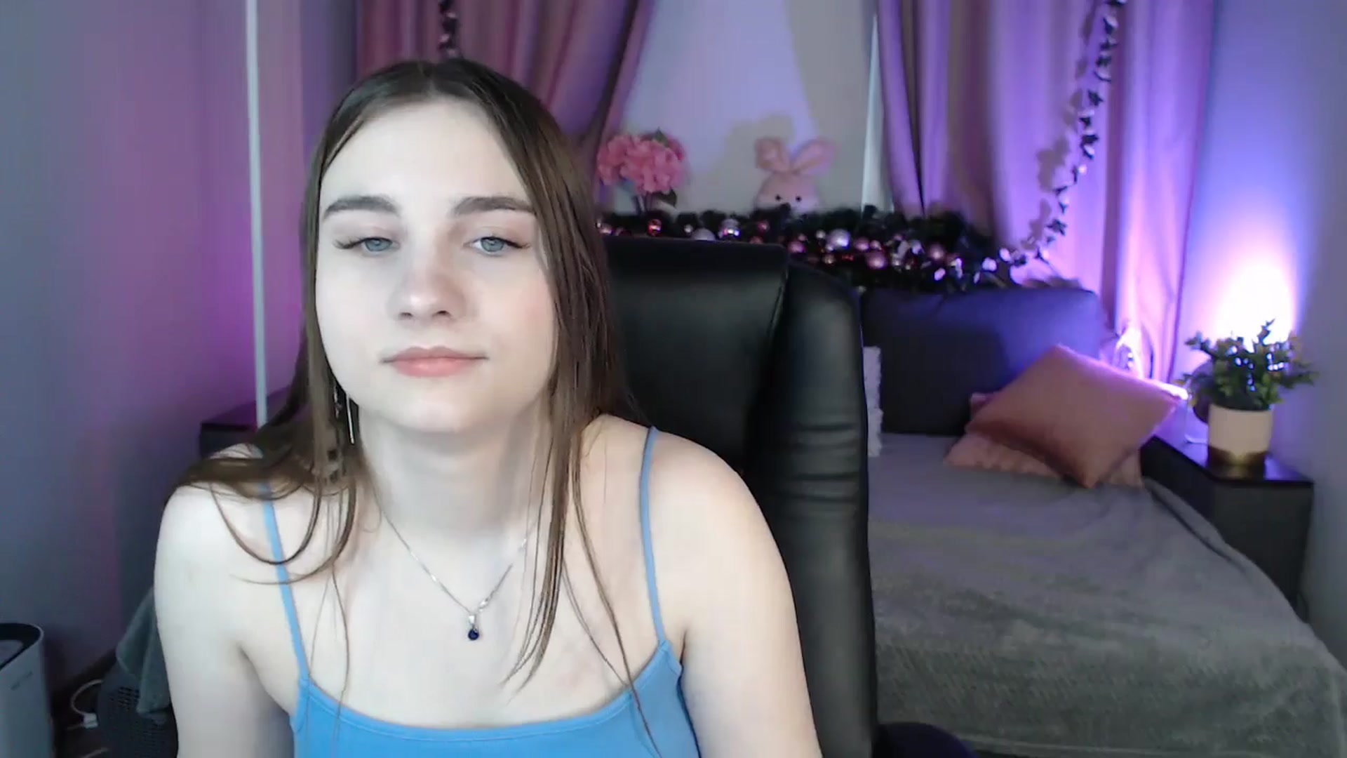 Gallery image thumbnail from LaneyGrey's myfreecams stream on, 12/23/2024, 10:19 image 6 of 20