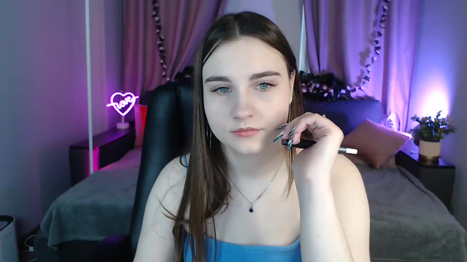 Gallery image thumbnail from LaneyGrey's myfreecams stream on, 12/23/2024, 10:19 image 2 of 20