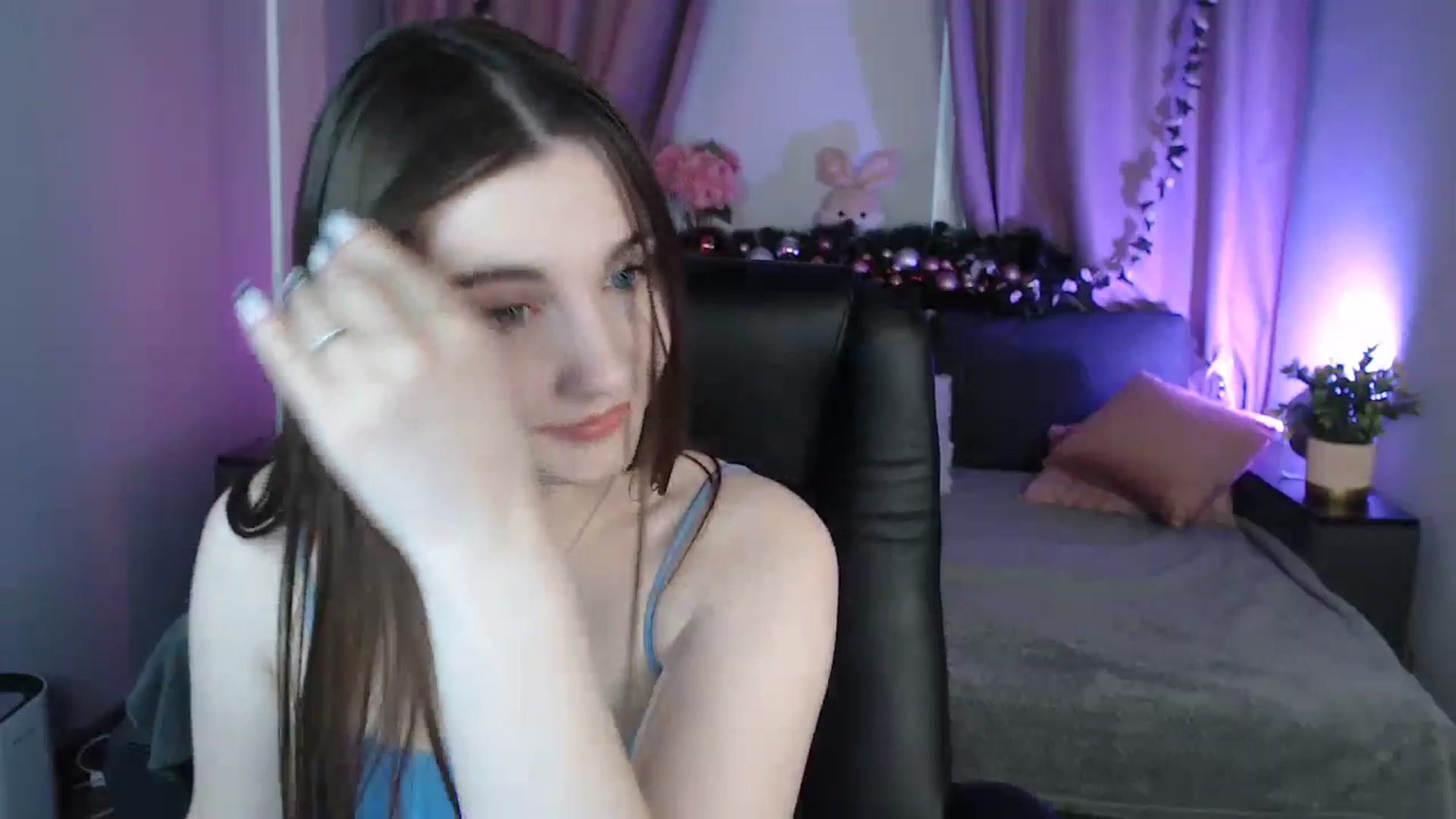 Gallery image thumbnail from LaneyGrey's myfreecams stream on, 12/23/2024, 10:19 image 7 of 20