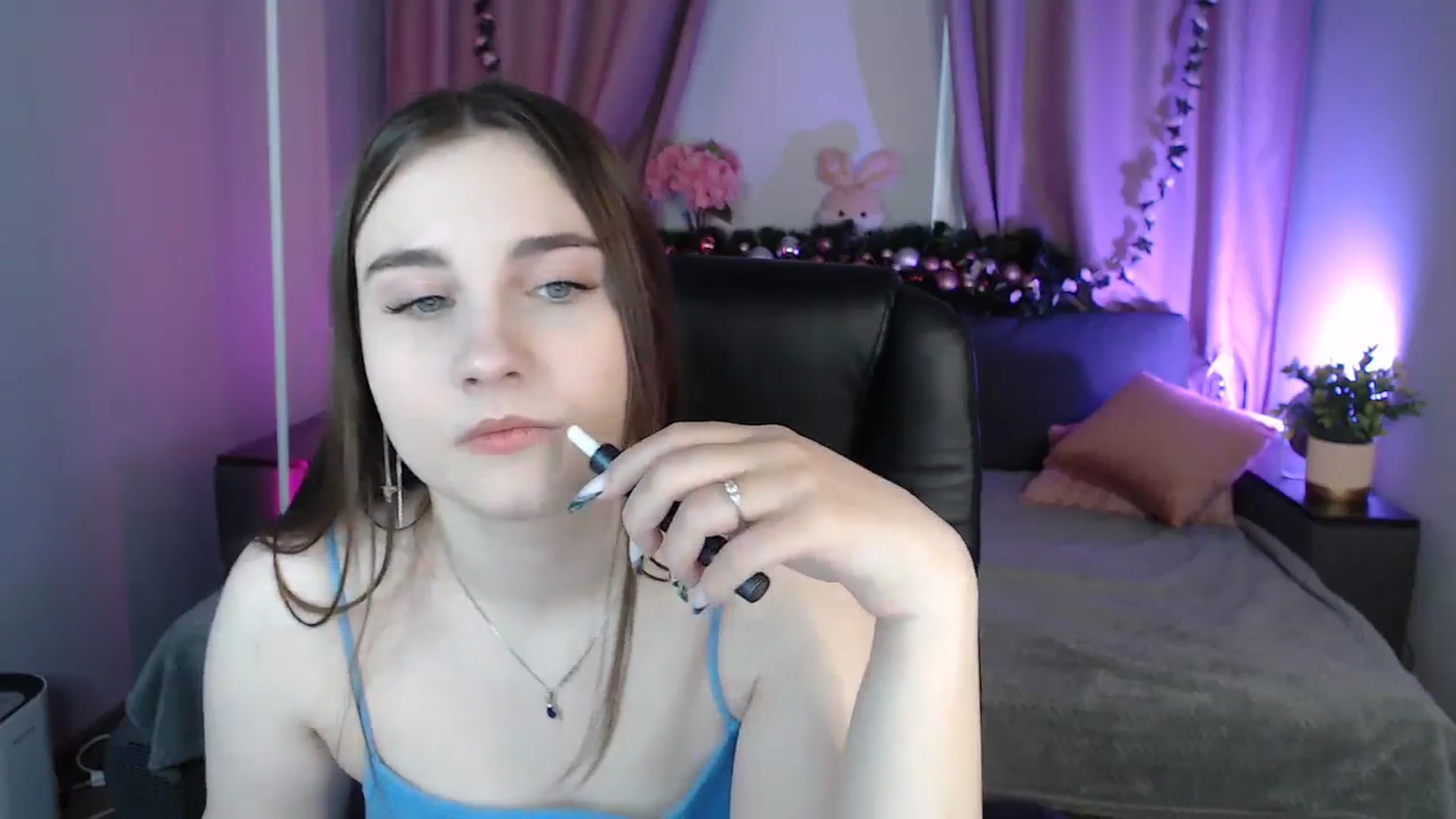 Gallery image thumbnail from LaneyGrey's myfreecams stream on, 12/23/2024, 10:19 image 5 of 20