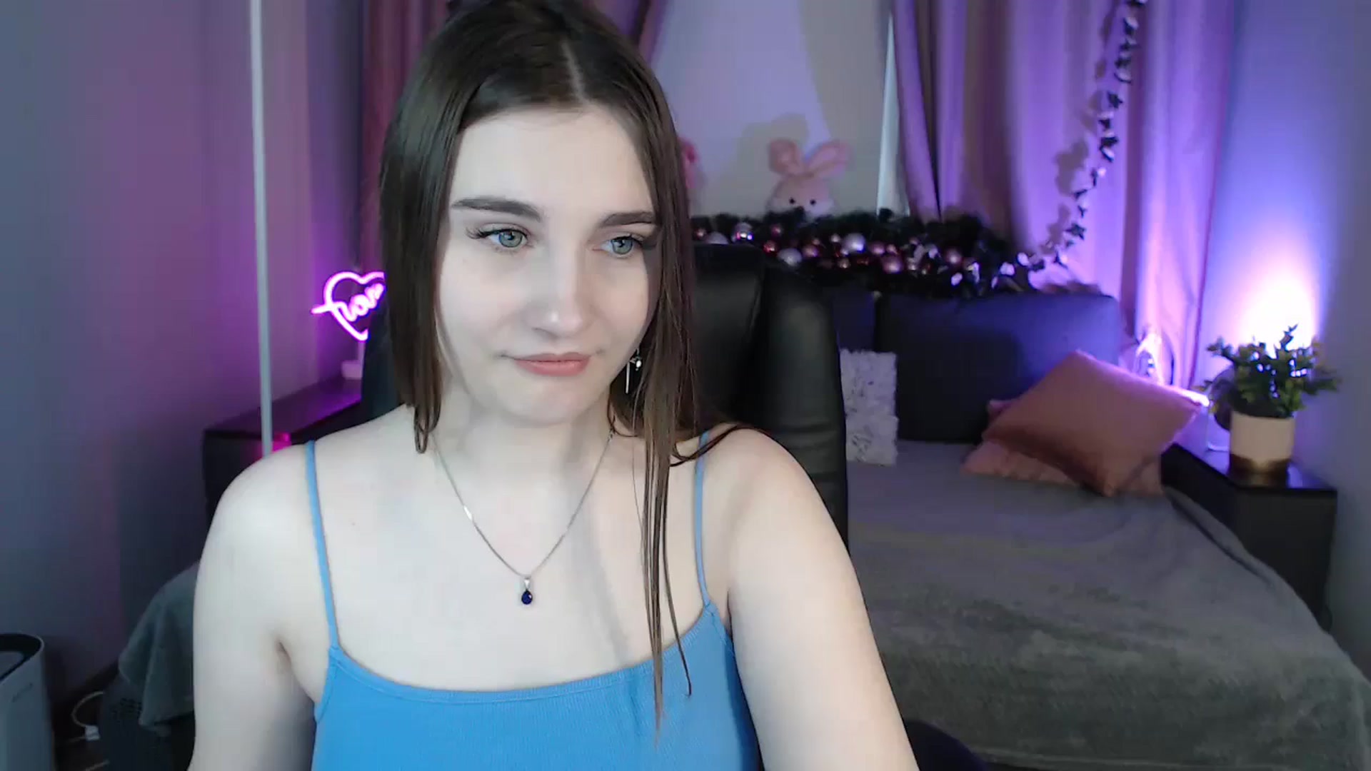 Gallery image thumbnail from LaneyGrey's myfreecams stream on, 12/23/2024, 10:19 image 12 of 20
