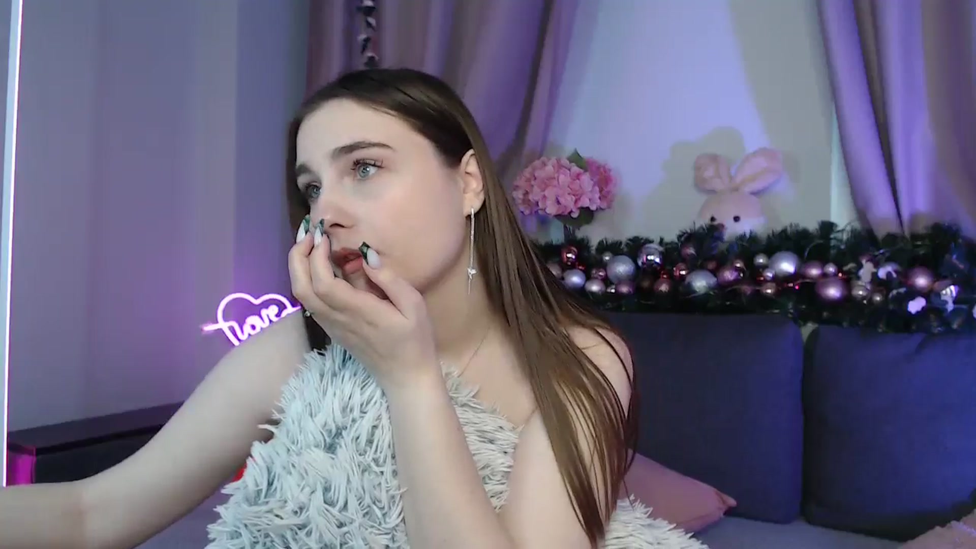 Gallery image thumbnail from LaneyGrey's myfreecams stream on, 12/23/2024, 11:22 image 13 of 20