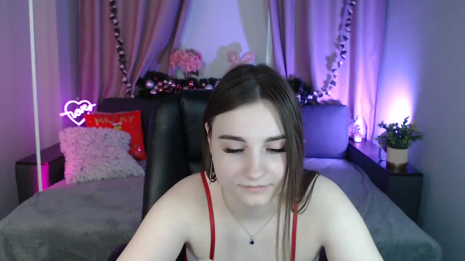 Gallery image thumbnail from LaneyGrey's myfreecams stream on, 12/25/2024, 11:12 image 20 of 20