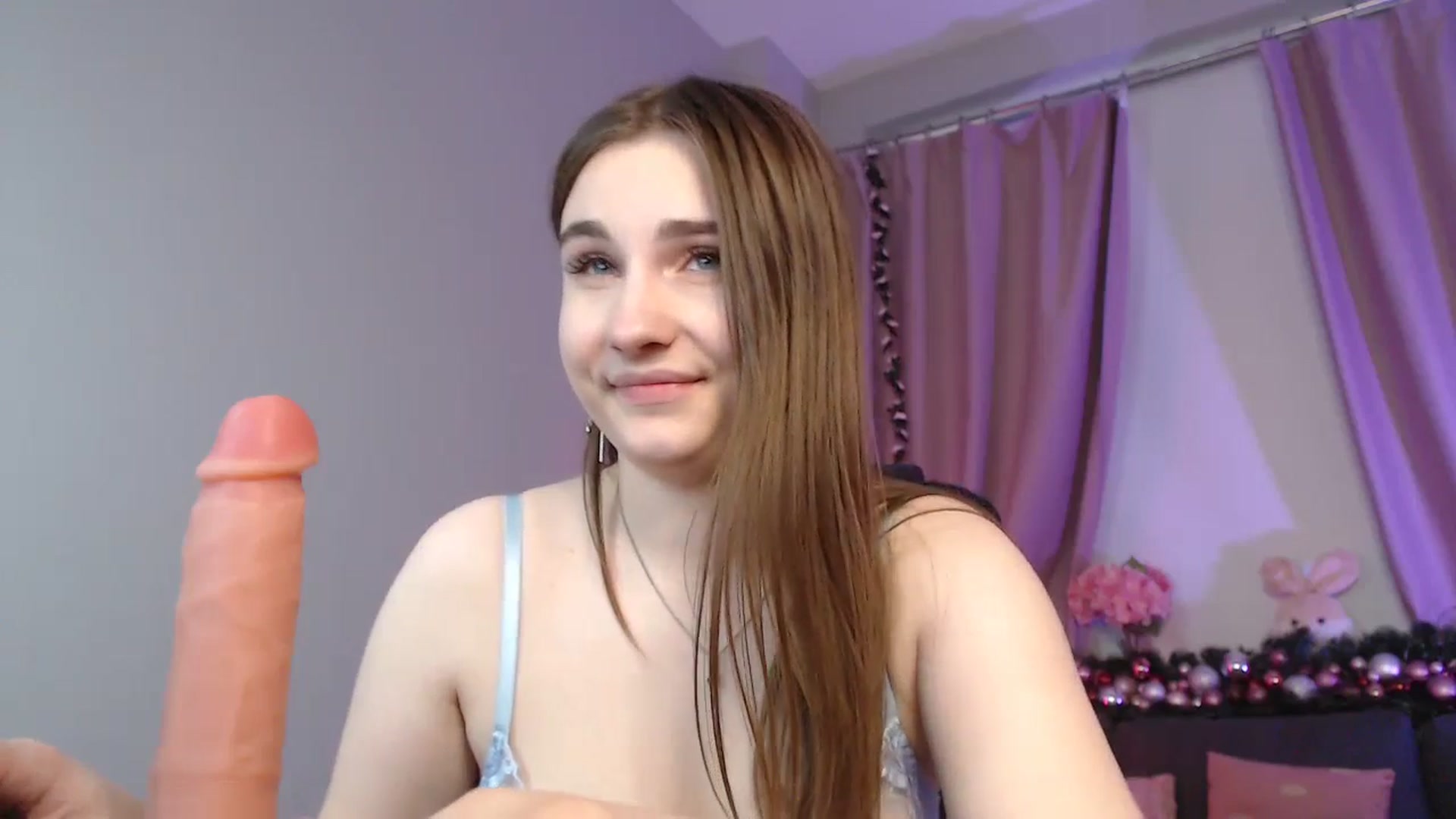 Gallery image thumbnail from LaneyGrey's myfreecams stream on, 01/04/2025, 13:50 image 14 of 20