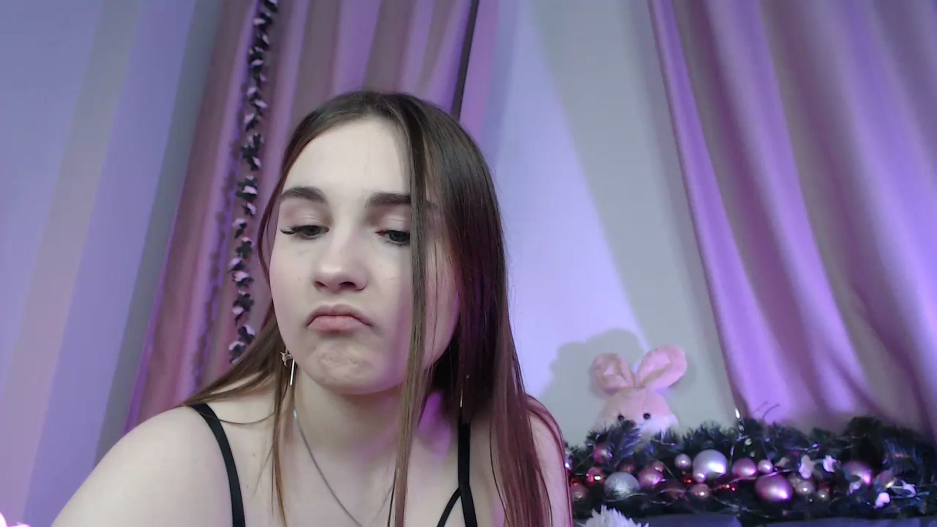 Gallery image thumbnail from LaneyGrey's myfreecams stream on, 01/06/2025, 10:39 image 10 of 20