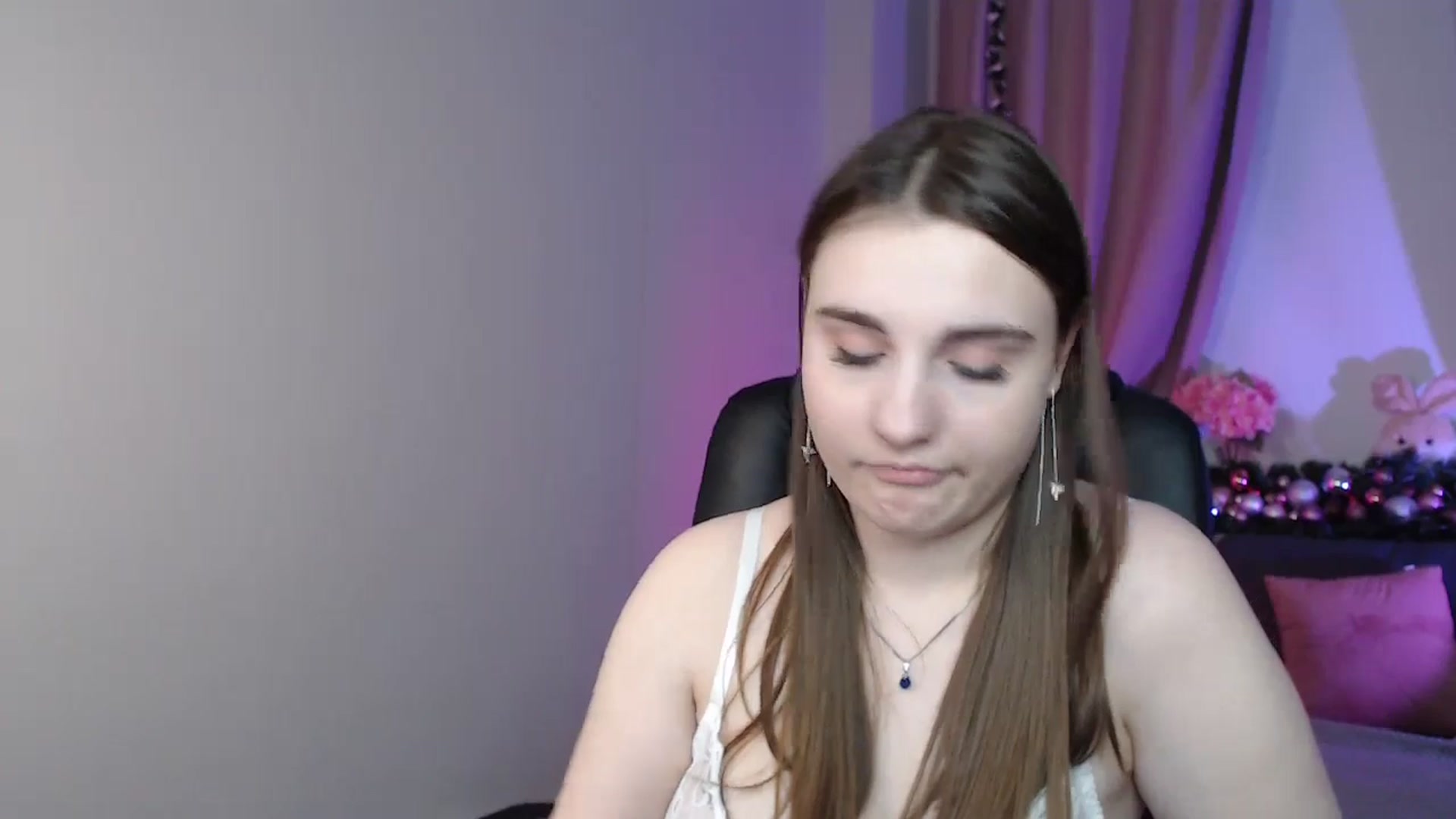 Gallery image thumbnail from LaneyGrey's myfreecams stream on, 01/08/2025, 14:06 image 14 of 20