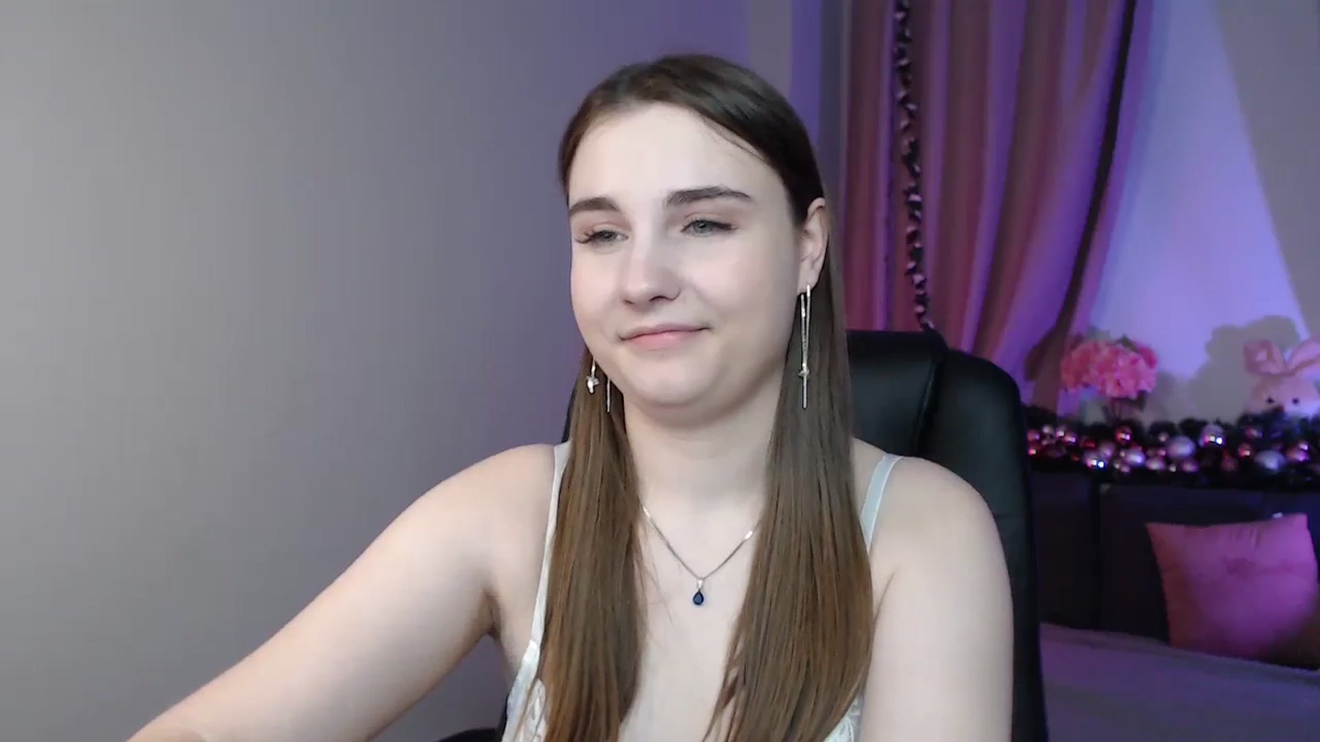 Gallery image thumbnail from LaneyGrey's myfreecams stream on, 01/08/2025, 14:06 image 11 of 20