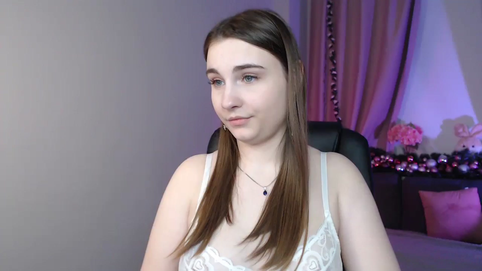 Gallery image thumbnail from LaneyGrey's myfreecams stream on, 01/08/2025, 14:06 image 15 of 20