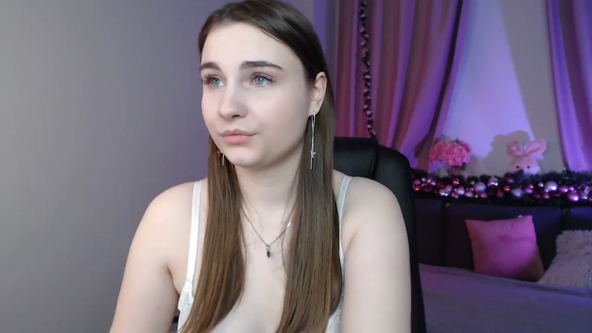 Gallery image thumbnail from LaneyGrey's myfreecams stream on, 01/08/2025, 14:06 image 2 of 20
