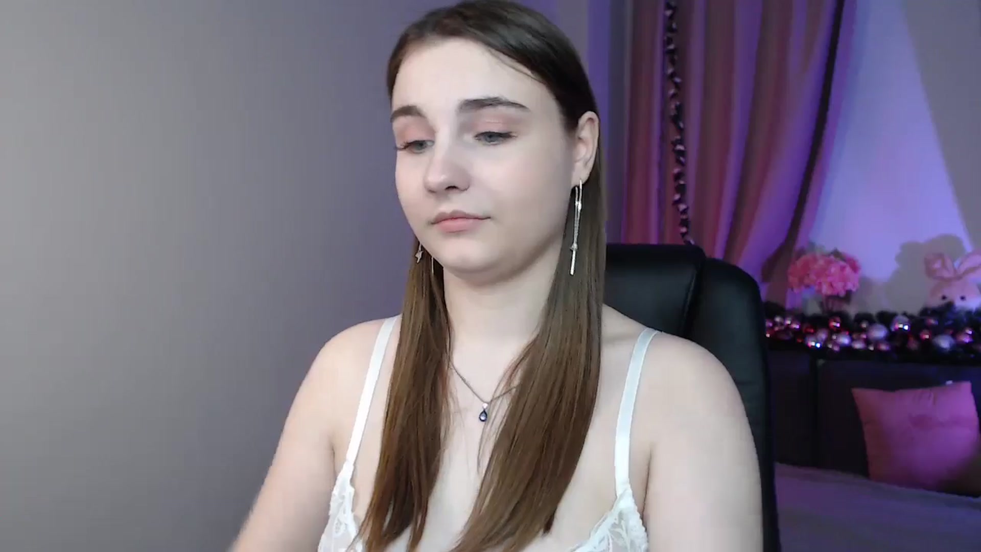 Gallery image thumbnail from LaneyGrey's myfreecams stream on, 01/08/2025, 14:06 image 9 of 20