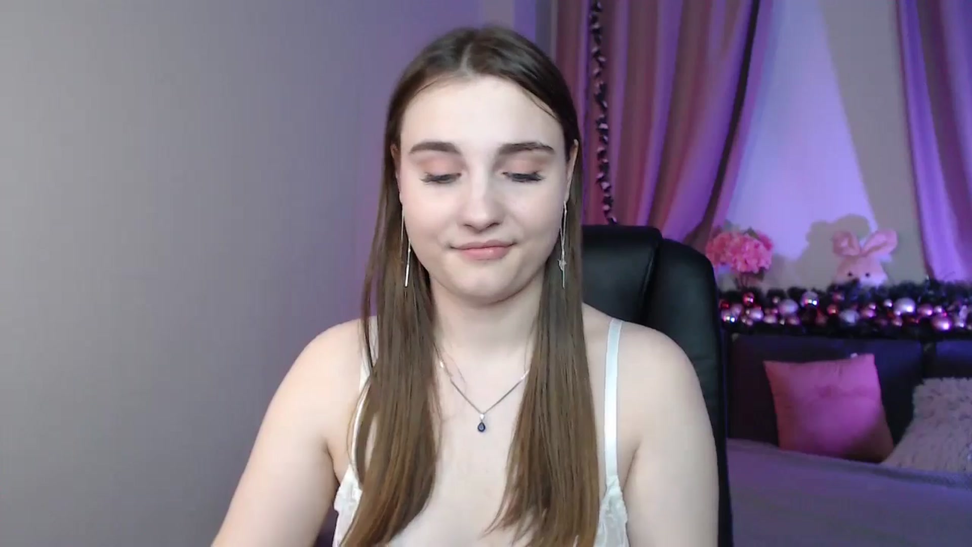 Gallery image thumbnail from LaneyGrey's myfreecams stream on, 01/08/2025, 14:06 image 8 of 20