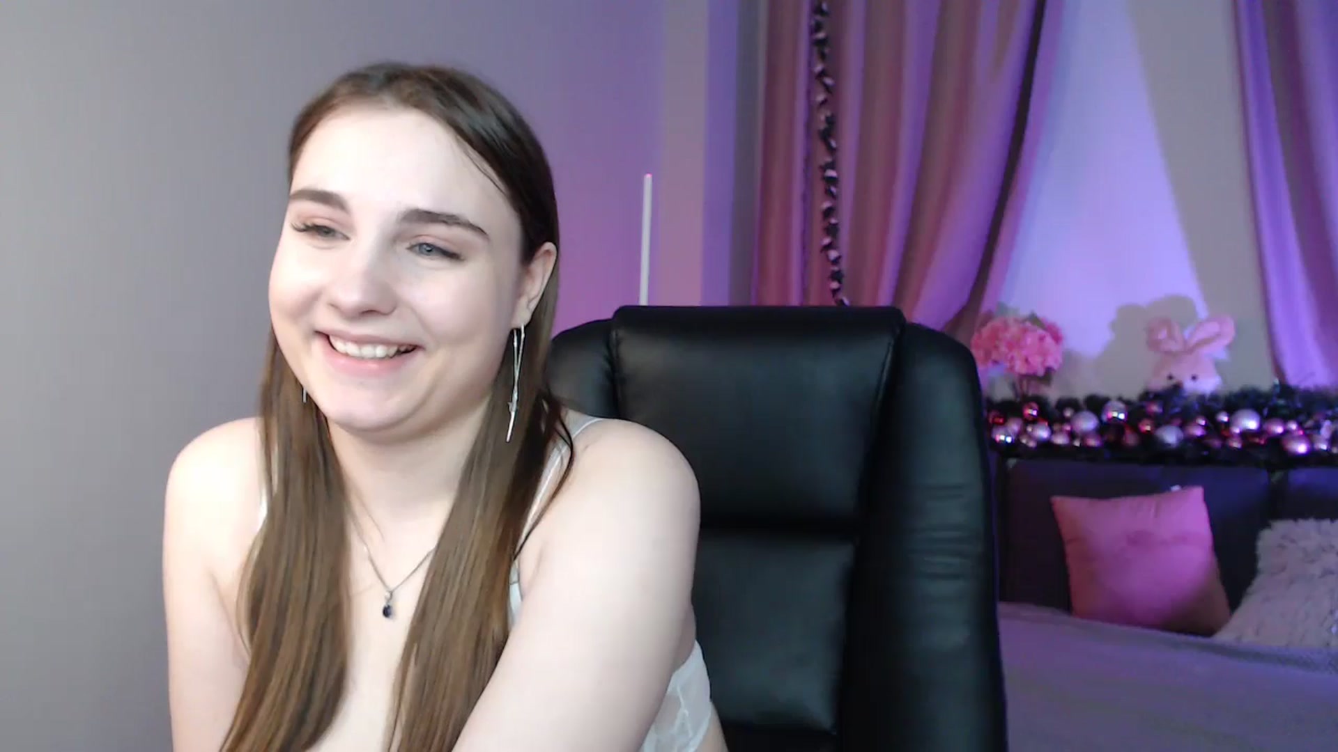 Gallery image thumbnail from LaneyGrey's myfreecams stream on, 01/08/2025, 14:06 image 7 of 20