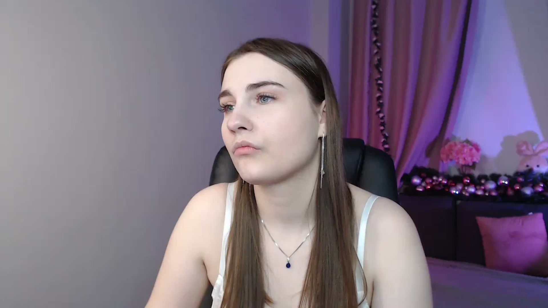Gallery image thumbnail from LaneyGrey's myfreecams stream on, 01/08/2025, 14:06 image 16 of 20