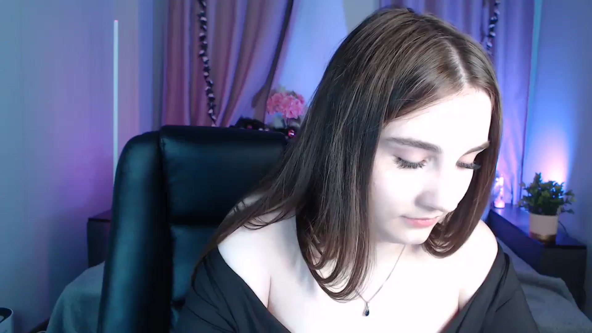 Gallery image thumbnail from LaneyGrey's myfreecams stream on, 01/10/2025, 09:26 image 5 of 20