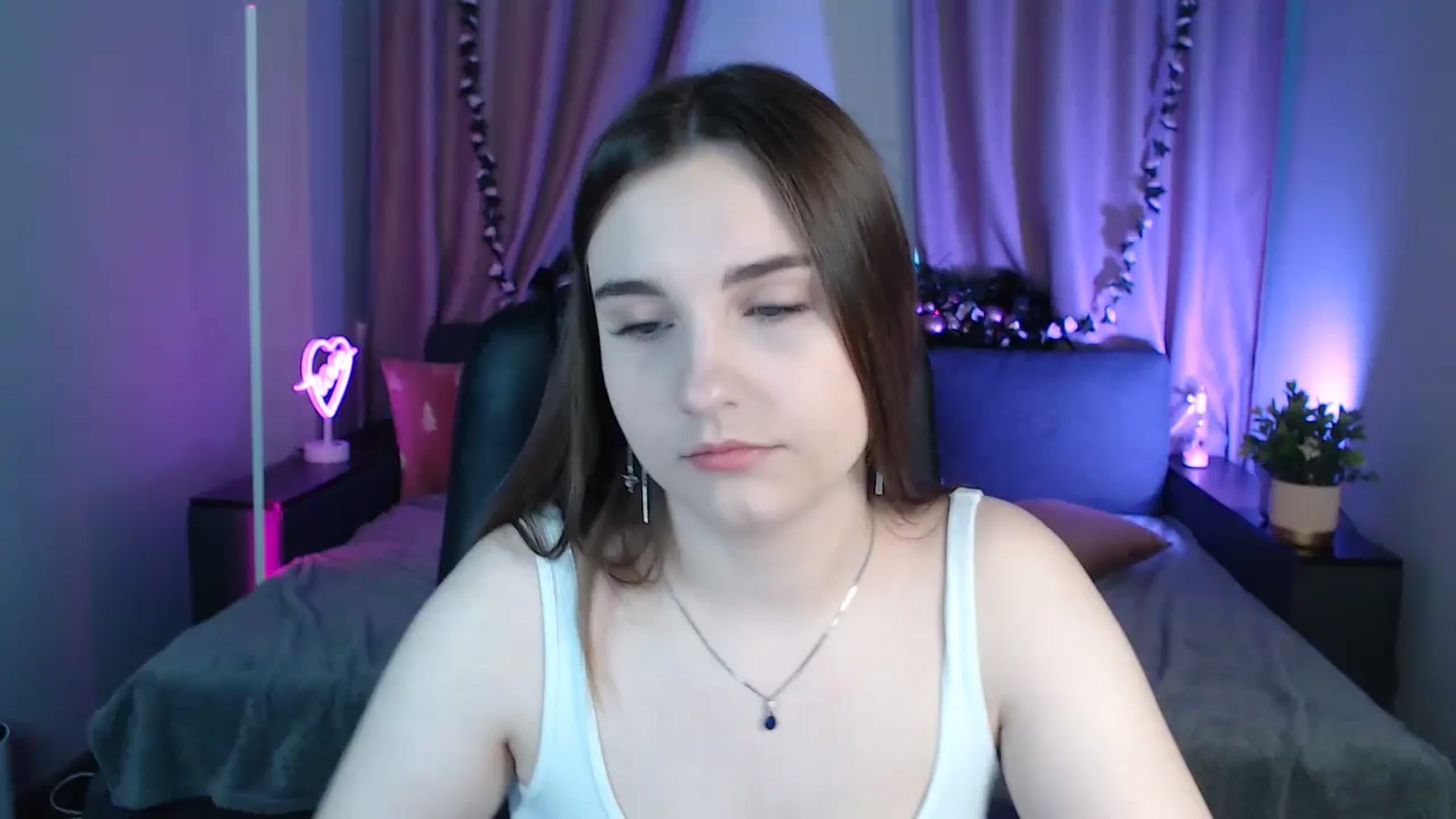 Gallery image thumbnail from LaneyGrey's myfreecams stream on, 01/12/2025, 09:20 image 1 of 20
