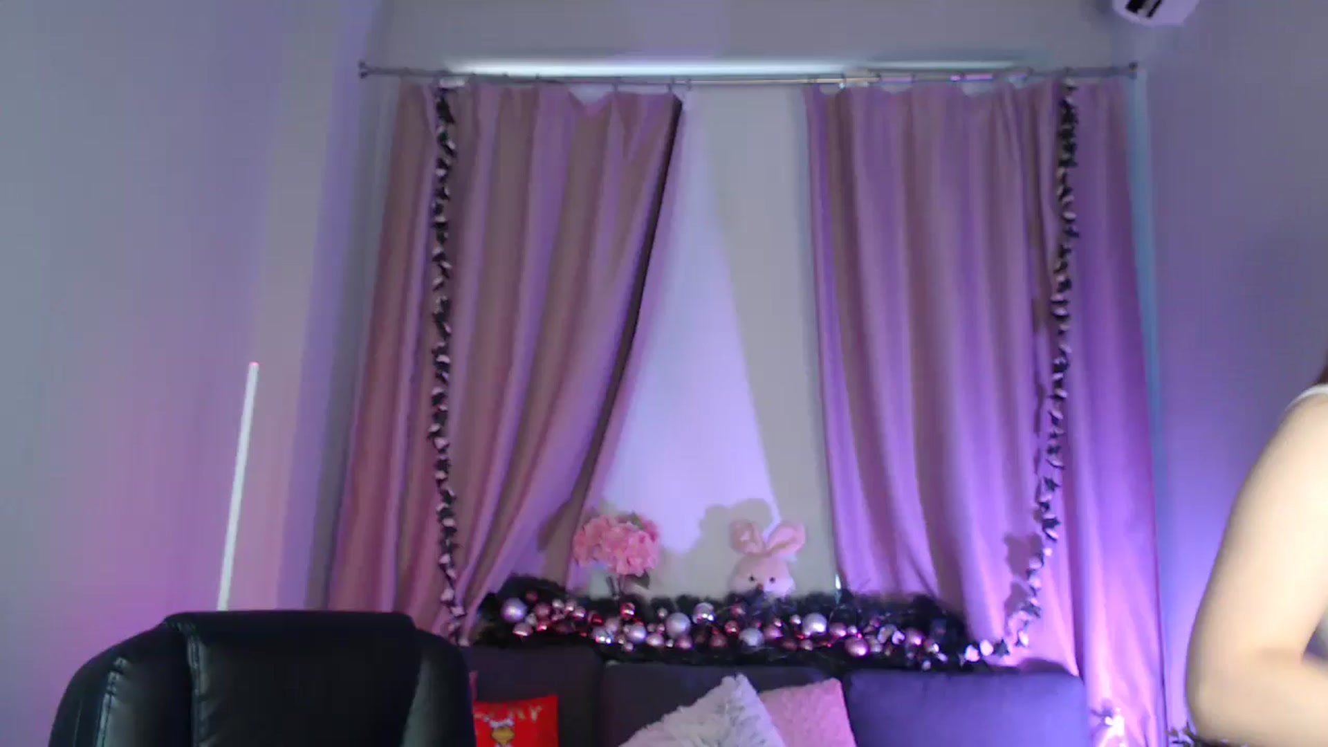 Gallery image thumbnail from LaneyGrey's myfreecams stream on, 01/12/2025, 09:20 image 4 of 20