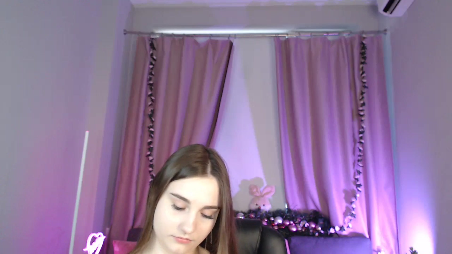 Gallery image thumbnail from LaneyGrey's myfreecams stream on, 01/12/2025, 09:20 image 6 of 20