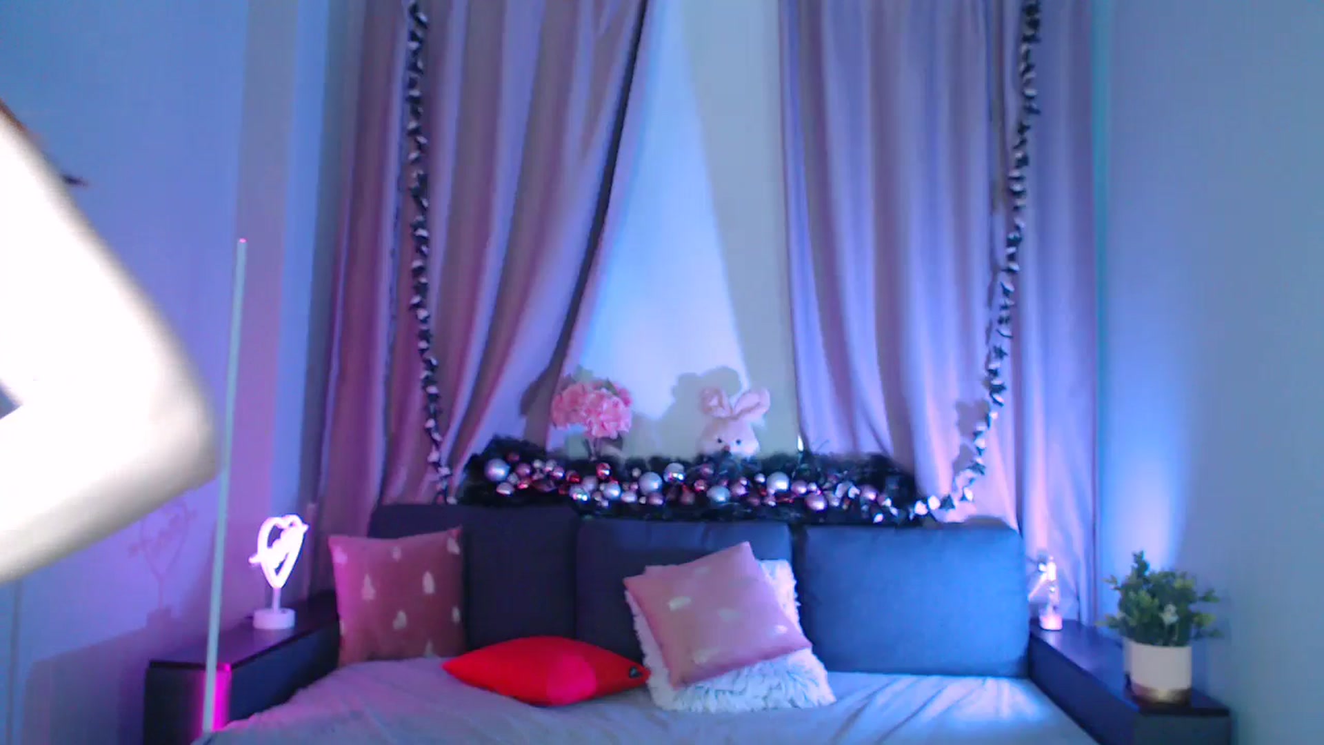 Gallery image thumbnail from LaneyGrey's myfreecams stream on, 01/15/2025, 12:37 image 4 of 20