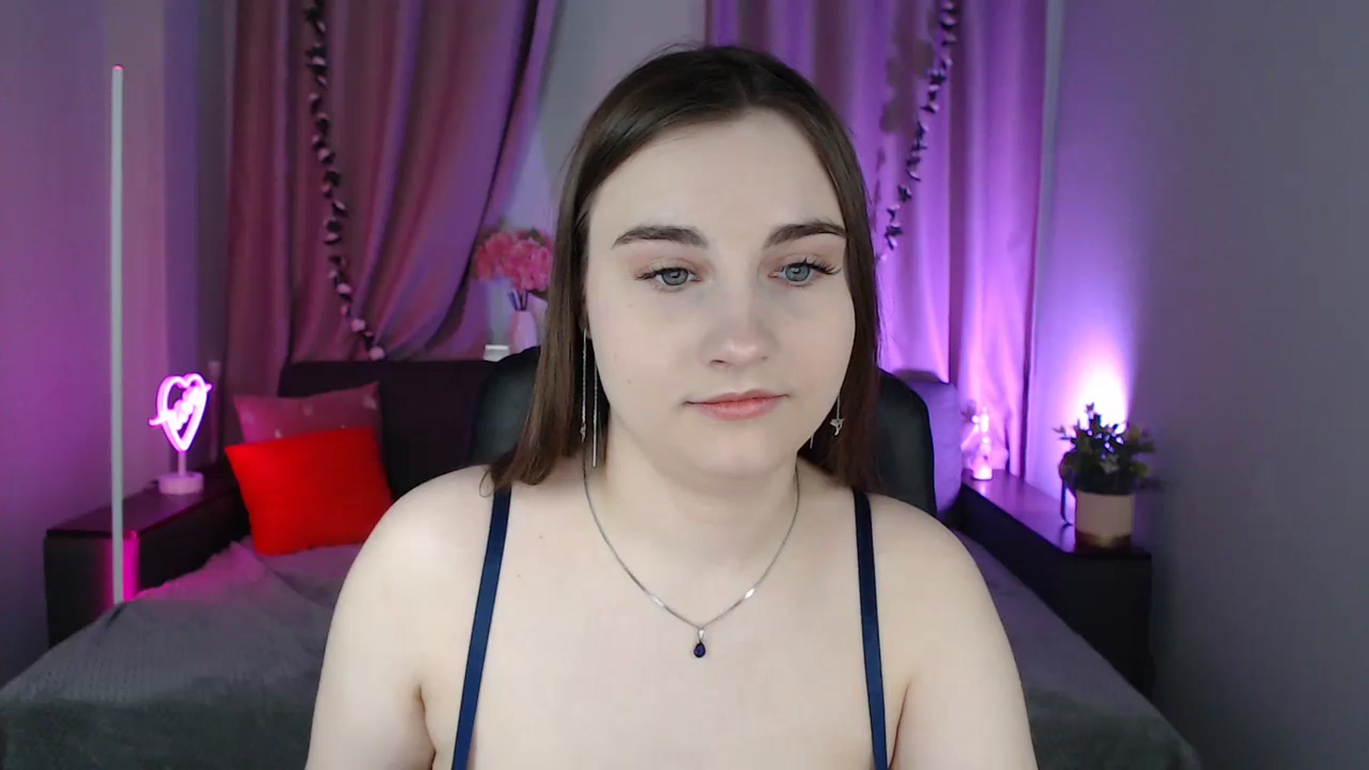Gallery image thumbnail from LaneyGrey's myfreecams stream on, 01/17/2025, 10:22 image 4 of 20
