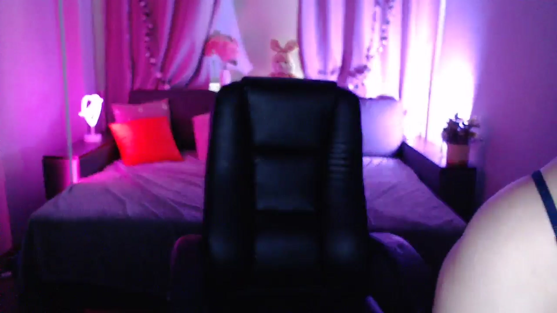 Gallery image thumbnail from LaneyGrey's myfreecams stream on, 01/17/2025, 11:30 image 3 of 20