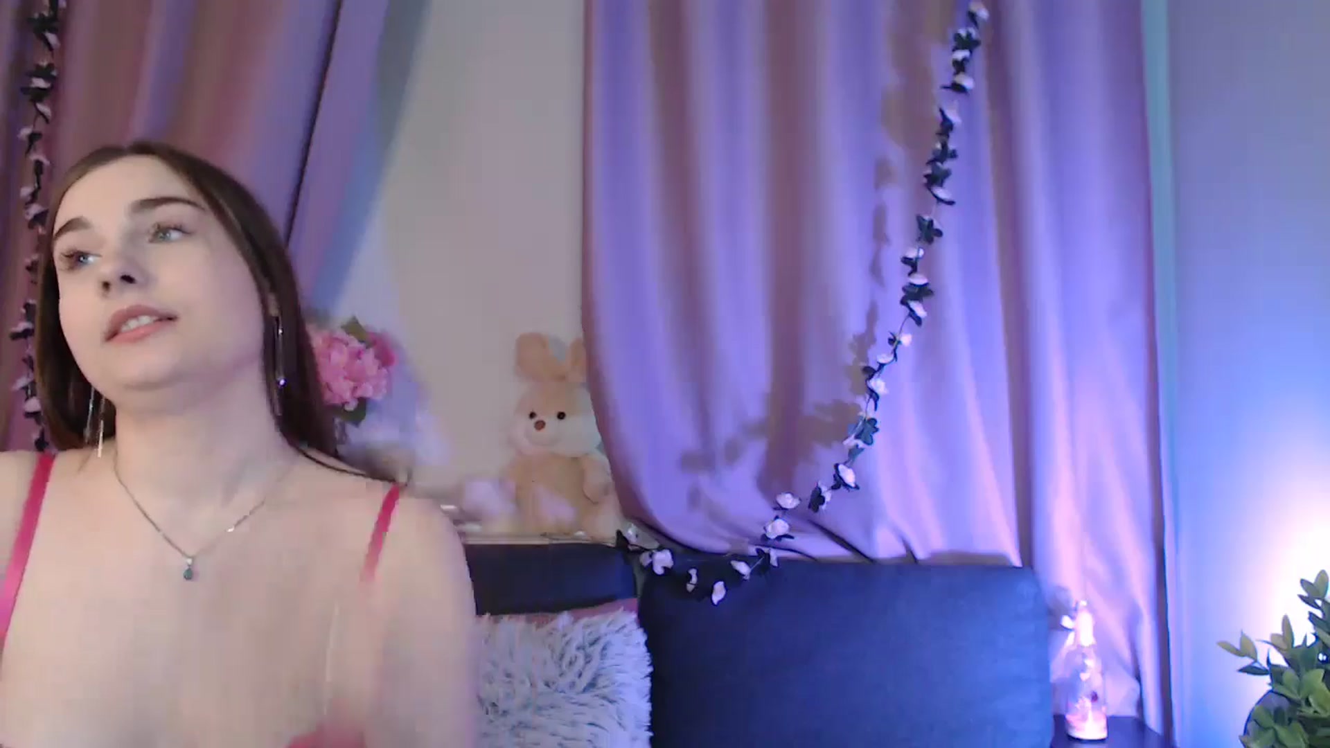 Gallery image thumbnail from LaneyGrey's myfreecams stream on, 01/18/2025, 12:12 image 18 of 20