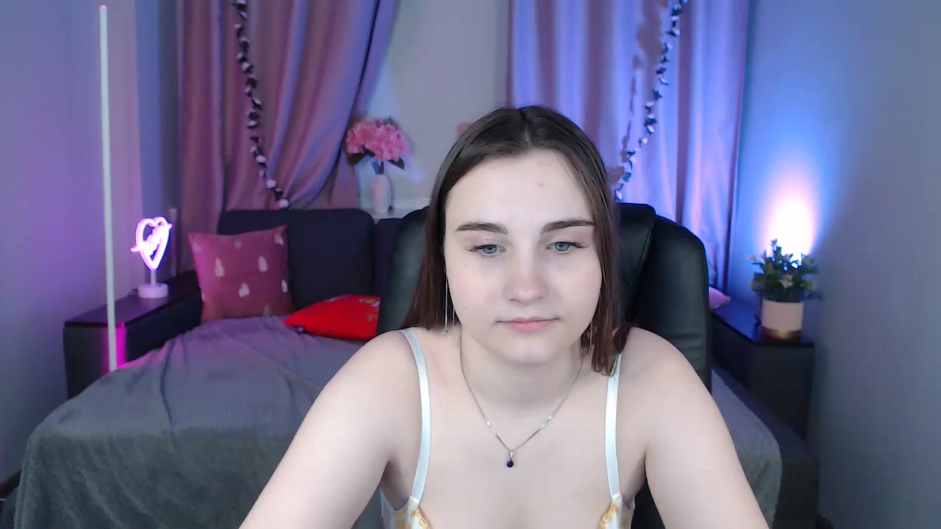 Gallery image thumbnail from LaneyGrey's myfreecams stream on, 01/19/2025, 14:24 image 16 of 20