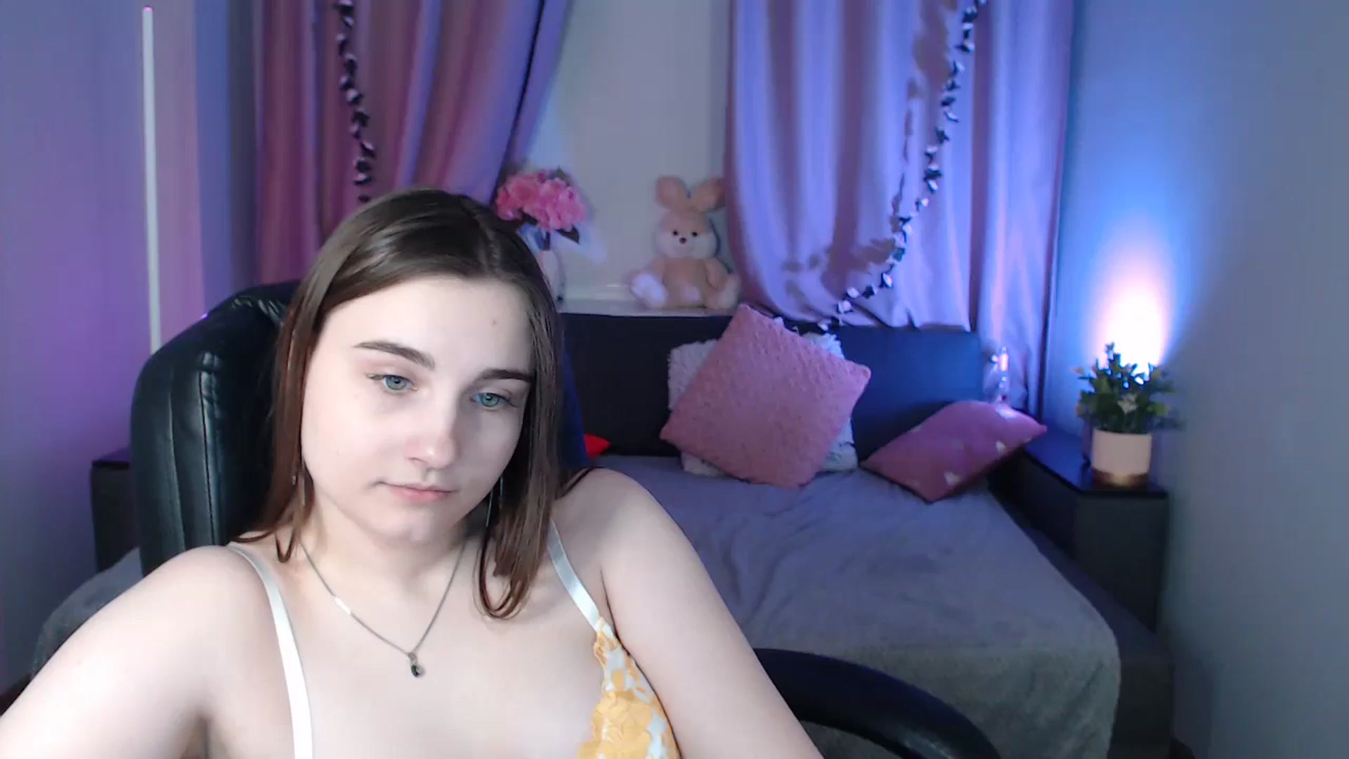 Gallery image thumbnail from LaneyGrey's myfreecams stream on, 01/19/2025, 14:47 image 1 of 20
