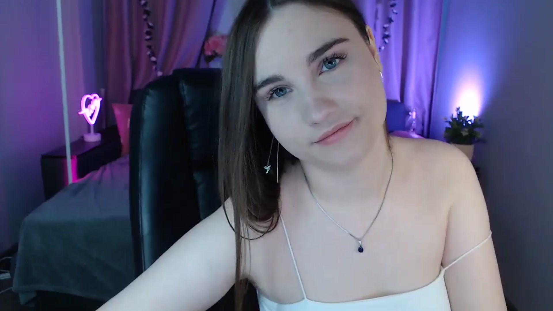 Gallery image thumbnail from LaneyGrey's myfreecams stream on, 01/20/2025, 09:56 image 19 of 20
