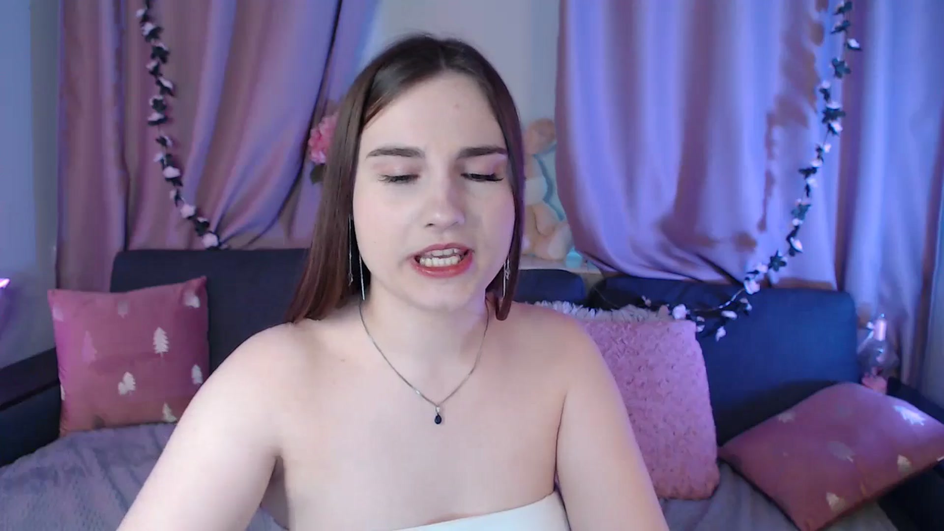 Gallery image thumbnail from LaneyGrey's myfreecams stream on, 01/20/2025, 11:26 image 3 of 20
