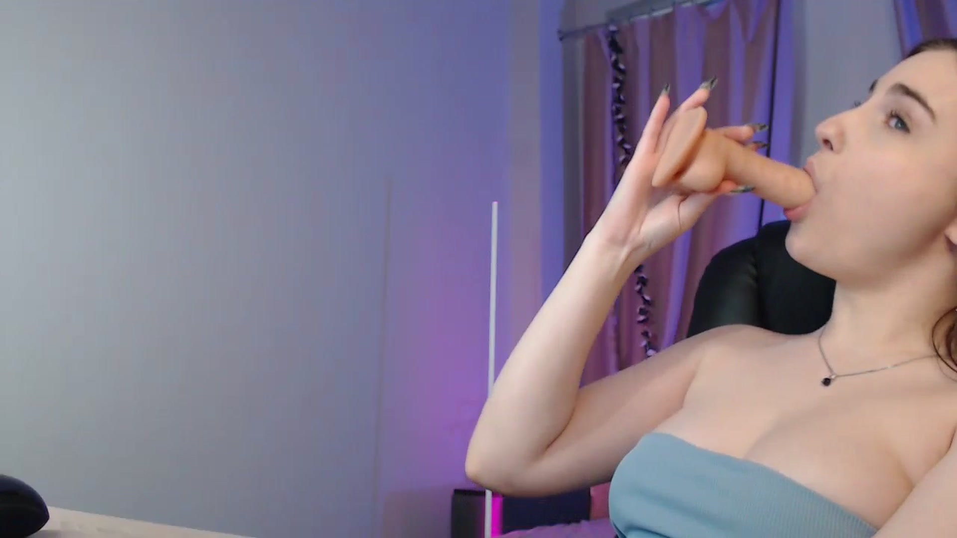 Gallery image thumbnail from LaneyGrey's myfreecams stream on, 01/21/2025, 11:23 image 9 of 20