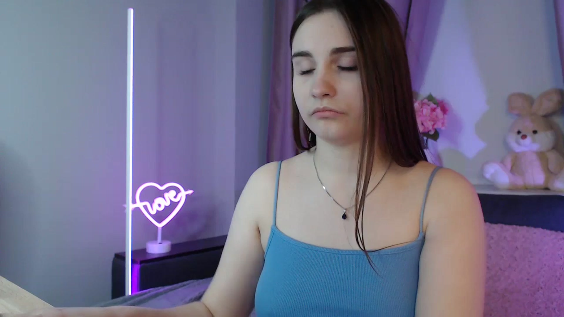 Gallery image thumbnail from LaneyGrey's myfreecams stream on, 01/22/2025, 15:00 image 7 of 20