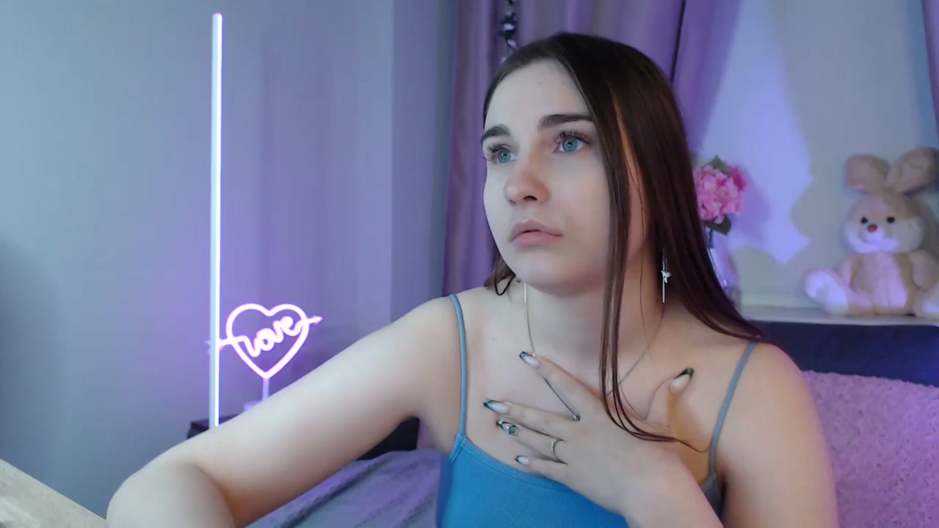 Gallery image thumbnail from LaneyGrey's myfreecams stream on, 01/22/2025, 15:00 image 11 of 20