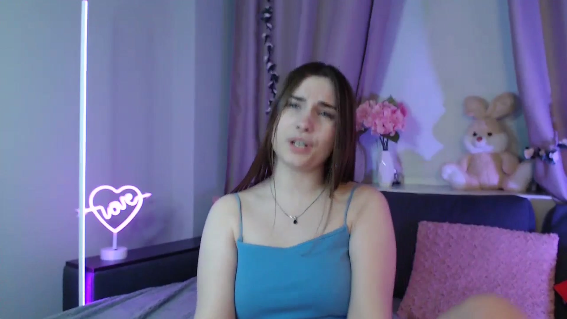 Gallery image thumbnail from LaneyGrey's myfreecams stream on, 01/22/2025, 15:00 image 2 of 20