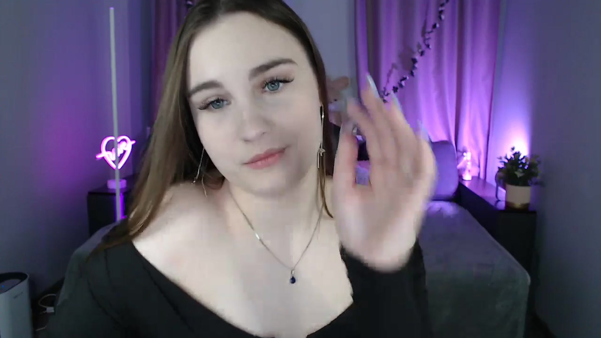 Gallery image thumbnail from LaneyGrey's myfreecams stream on, 01/26/2025, 10:16 image 12 of 20