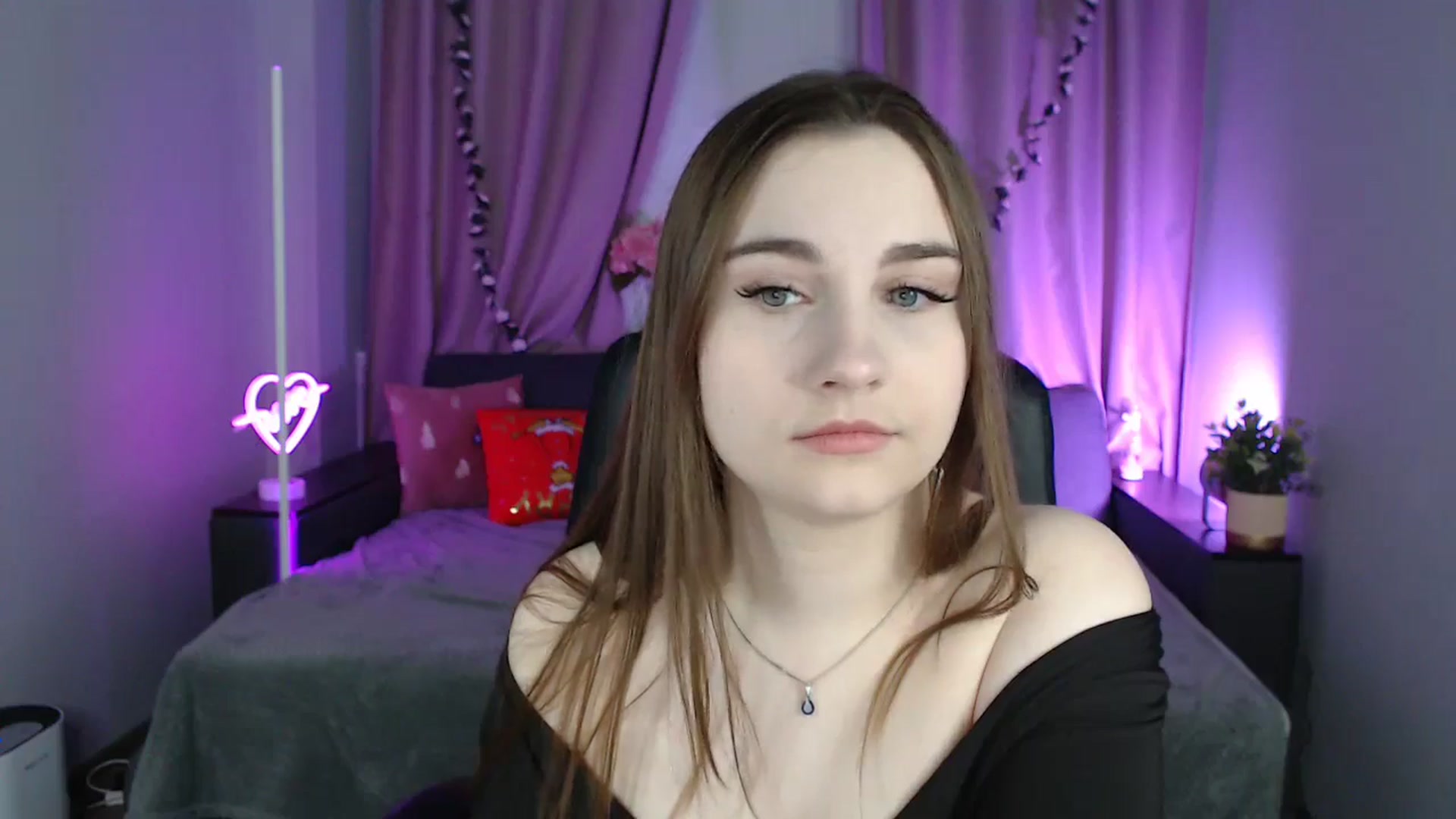 Gallery image thumbnail from LaneyGrey's myfreecams stream on, 01/26/2025, 10:16 image 3 of 20