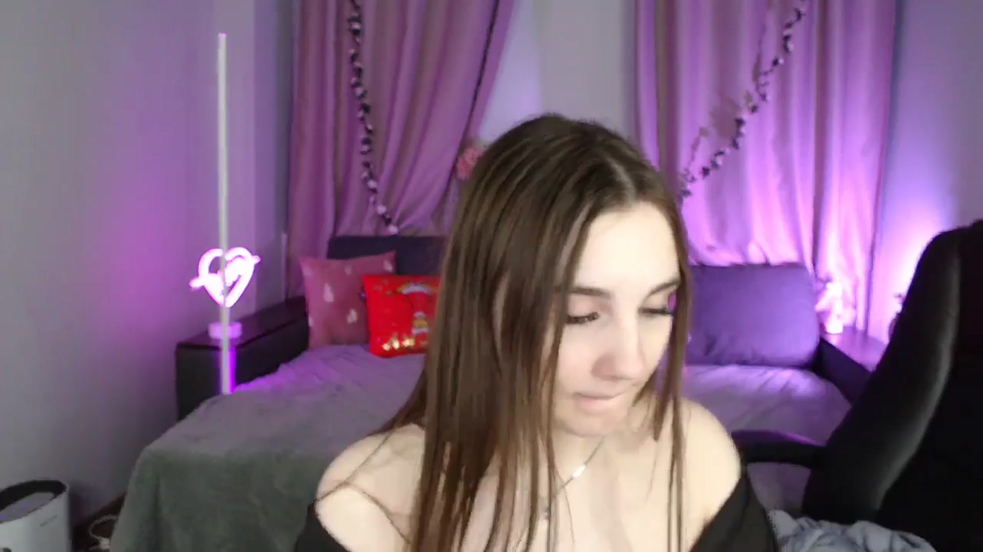 Gallery image thumbnail from LaneyGrey's myfreecams stream on, 01/26/2025, 14:49 image 12 of 20